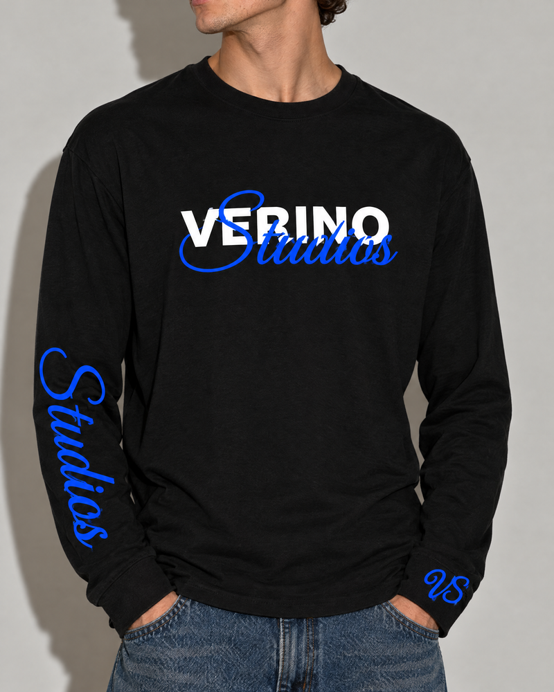 Detail VERINO Studios print op zwarte longsleeve